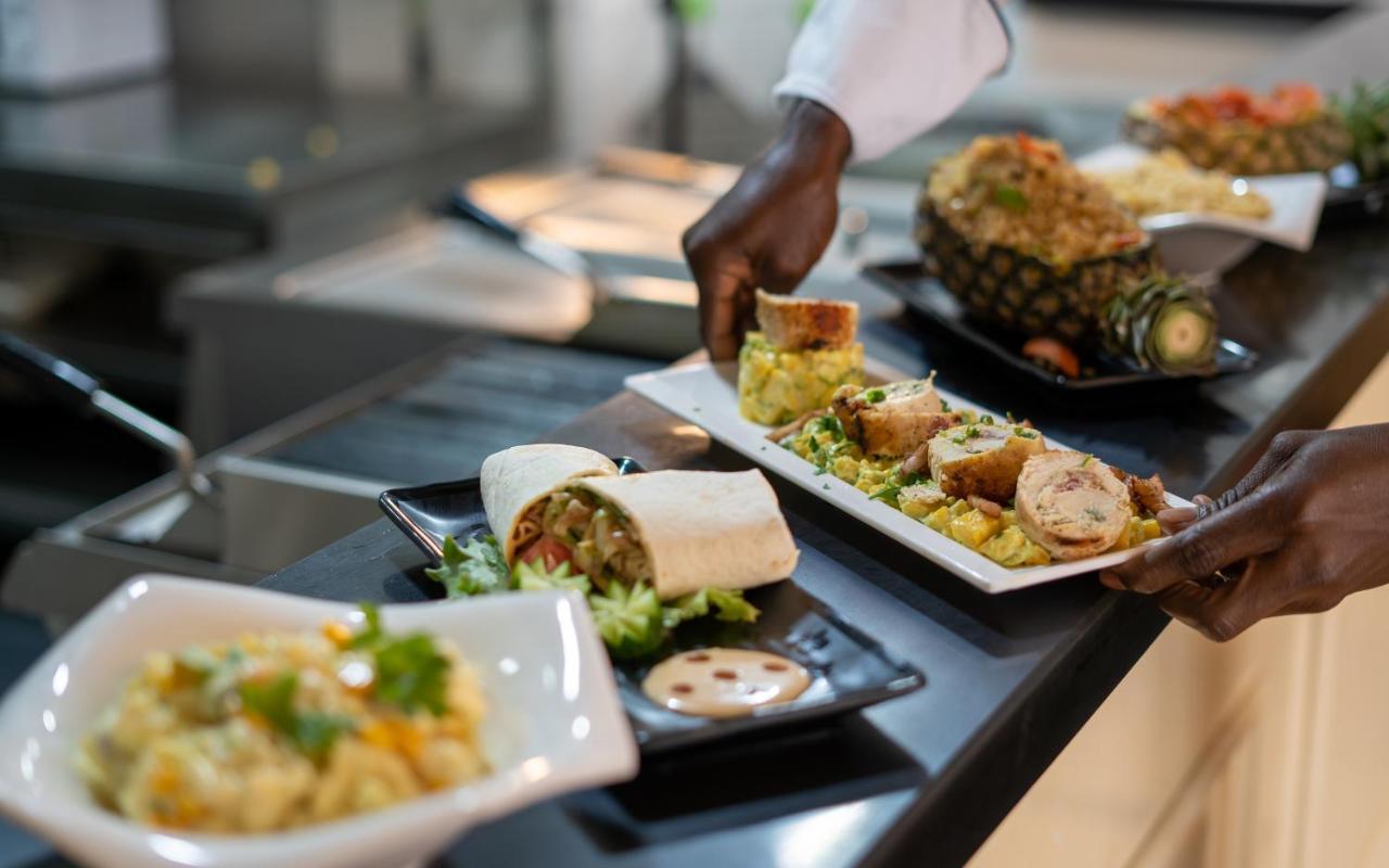 G.C Royal Hotel Accra Luaran gambar
